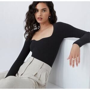 Wilfred Aritzia Tuscany Sweater Black Size L – Fitted Ribbed Knit Minimalist Top